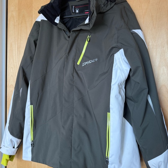 Grey and Lime Green Spyder Thinsulate ski jacket in XL. Good condition! - Picture 1 of 9